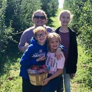 Meet your Posher, Carey